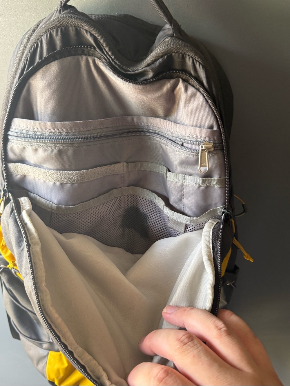 The North Face Two-Tone Yellow and Black Daypack Backpack 31L - Picture 6 of 10